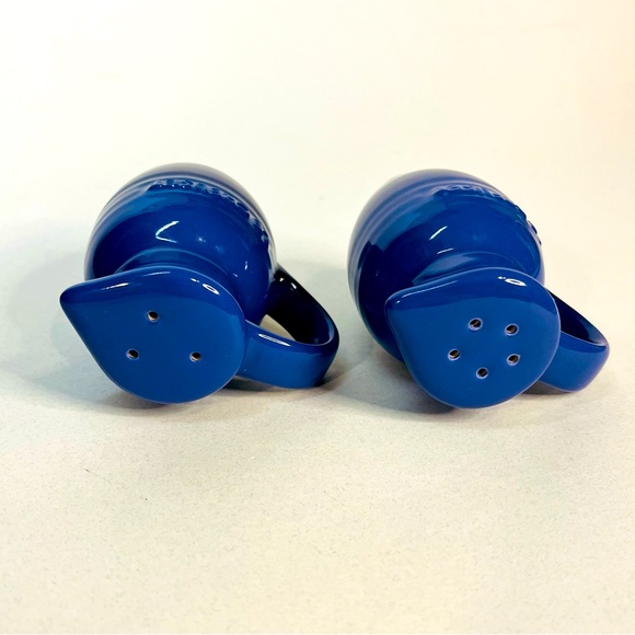 Le Creuset Indigo Cobalt Blue Ombré  Salt & Pepper Shakers Pitcher Jug Style - Picture 4 of 6